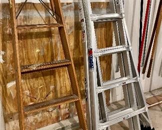 Werner 22" Adjustable Ladder 