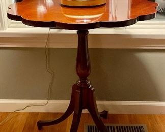 Bombay Company Scalloped Edge Accent Table