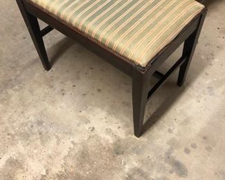 Antique Bench For Vanity