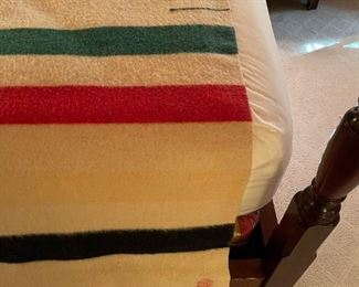 HUDSON BAY 4 Point Blanket