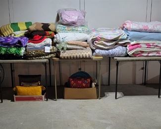 Linens Quilts Blankets