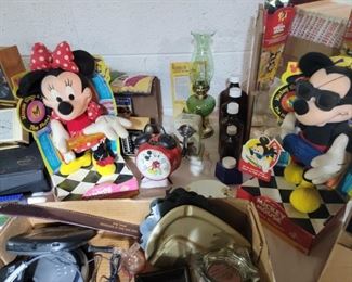 Mickey Clock, Green Lantern, Desk