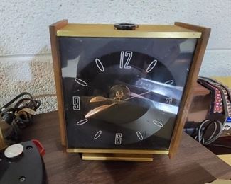 StandCraft Alarm Clock