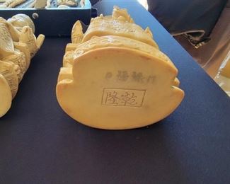 Bottom of King And Queen Ivory Pieces