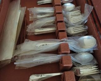 Blossom Time International Sterling Silverware service of 40 