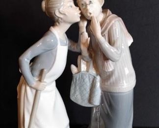 Large Lladro Of Ladies Gossiping.