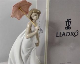 Lladro Afternoon Promenade Figurine