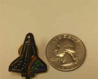 https://www.ebay.com/itm/114209907098	AB0353: NASA SIS 107 MISSION PIN SPACE SHUTTLE COLUMBIA LAST MISSION 1-16-2003		BIN	 $10.00 
