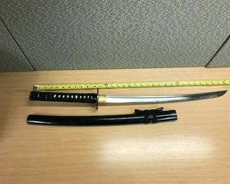 https://www.ebay.com/itm/115086116335	KB0228 Japanese Wakizashi Black Prop Sword 58cm LOCAL PICKUP		BIN	 $39.99 
