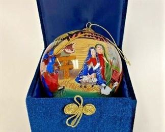 https://www.ebay.com/itm/125060378845	TU1004 CHRISTMAS ORNAMENT ROUND BLUE NATIVITY SCENE DESIGN 		 BIN 	 $20.00 
