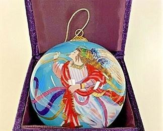 https://www.ebay.com/itm/115149148236	TU1006 CHRISTMAS ORNAMENT ROUND ANGEL DESIGN 		 BIN 	 $19.99 

