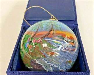 https://www.ebay.com/itm/125060380190	TU1007  CHRISTMAS ORNAMENT KONA BAY BY ROBERT THOMAS DESIGN 		 BIN 	 $19.99 

