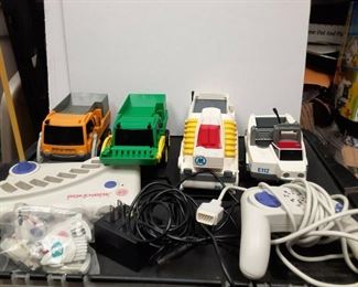 https://www.ebay.com/itm/115150974279	HS3026 VINTAGE LOT OF ROKENBOX , 4 VEHICLES, 1 CONTROLLER ,POWERBOX, ETC 	$19.99 	 BIN 
