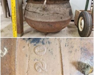 Gated cast iron Cauldron ca. pre 1885