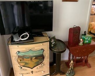 This home has what we call the "Golf room". Furniture and accessories depict a total golf enthusiasts must haves.