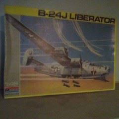  NIB Monogram 1:48 Scale B-24J Liberator Model
