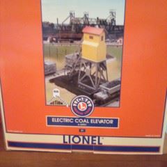 NIB Lionel Electric Coal Elevator
