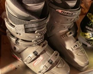 Ski boots by Innotec 8.1 Tecnica