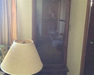 A hutch to hold collectibles