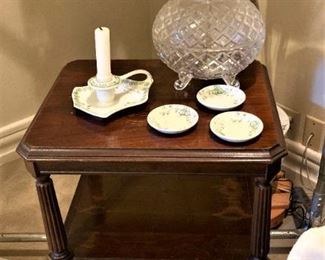 2-tier table; small lamp