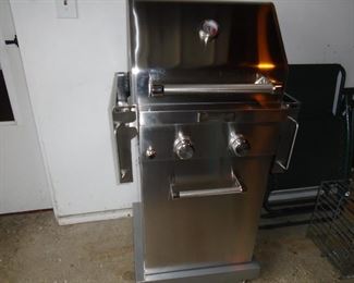 new Kitchen Aid grill and tank