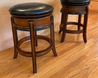 Backless counter height stools 