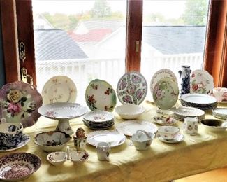 Lots of beautiful porcelain.