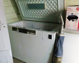 Amana box freezer