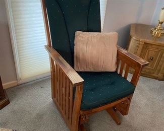 Mission -style glider rocker