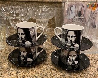 Mona Lisa collectible Coffee cups and saucers