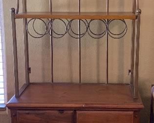 Bakers Rack w Wine Storage