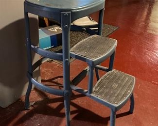 54 Metal step stool