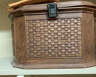 Sewing basket 