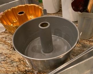 Bundt pans