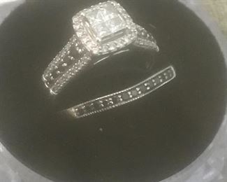 10k gold ring genuine diamonds and black diamonds 