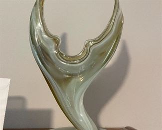 VINTAGE HAND BLOWN GLASS VASE BROWN AND GREEN SWIRLS