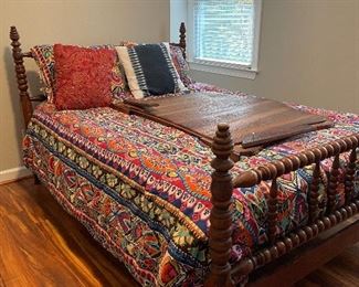 Antique vintage wood jenny lind spindle bed full size