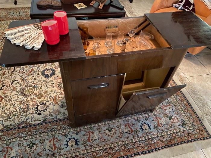 INWOOD FOREST ESTATE SALE in Houston, TX starts on 11/5/2021