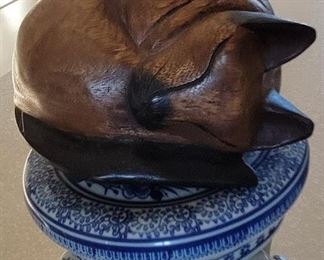 Wood carved cat, oriental blue/white pedestal 
