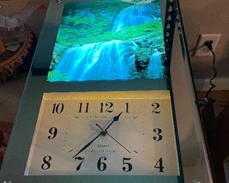 Here is that clock (and the picture moves!)