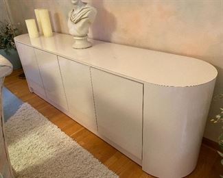Lacquer sideboard with magnetic doors