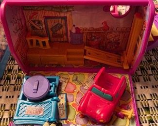 1995 Pound Puppies Paradise Alley playset; 4 pets