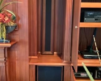 Pair McIntosh XRT18 speakers (Woofer & mid w/separate tweeter stack). $1,500