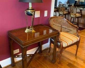 Henredon mahogany tea table. $300