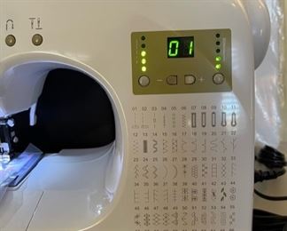 New Never Used Singer Featherweight Sewing Machine with Travel Bag