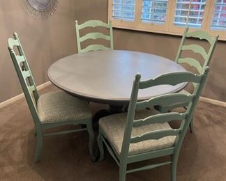 Ethan Allen dining set with two leaves