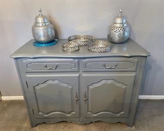 Small scale Ethan Allen sideboard