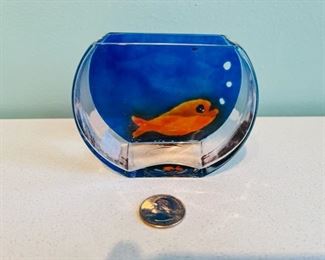 Cute fish bowl art glass piece by Jeanette Korsten 