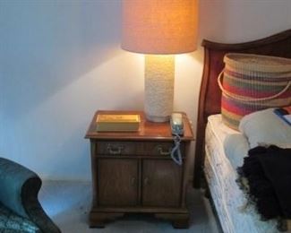 Nightstand/lamp