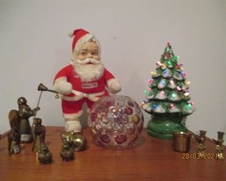 Vintage holiday decor and brass items 